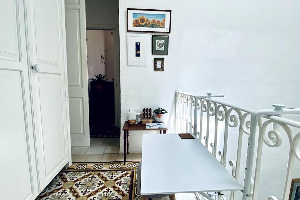 Free Breakfast, Pool, Spacious Aircon Hideaway Apartment Mosta Luaran gambar