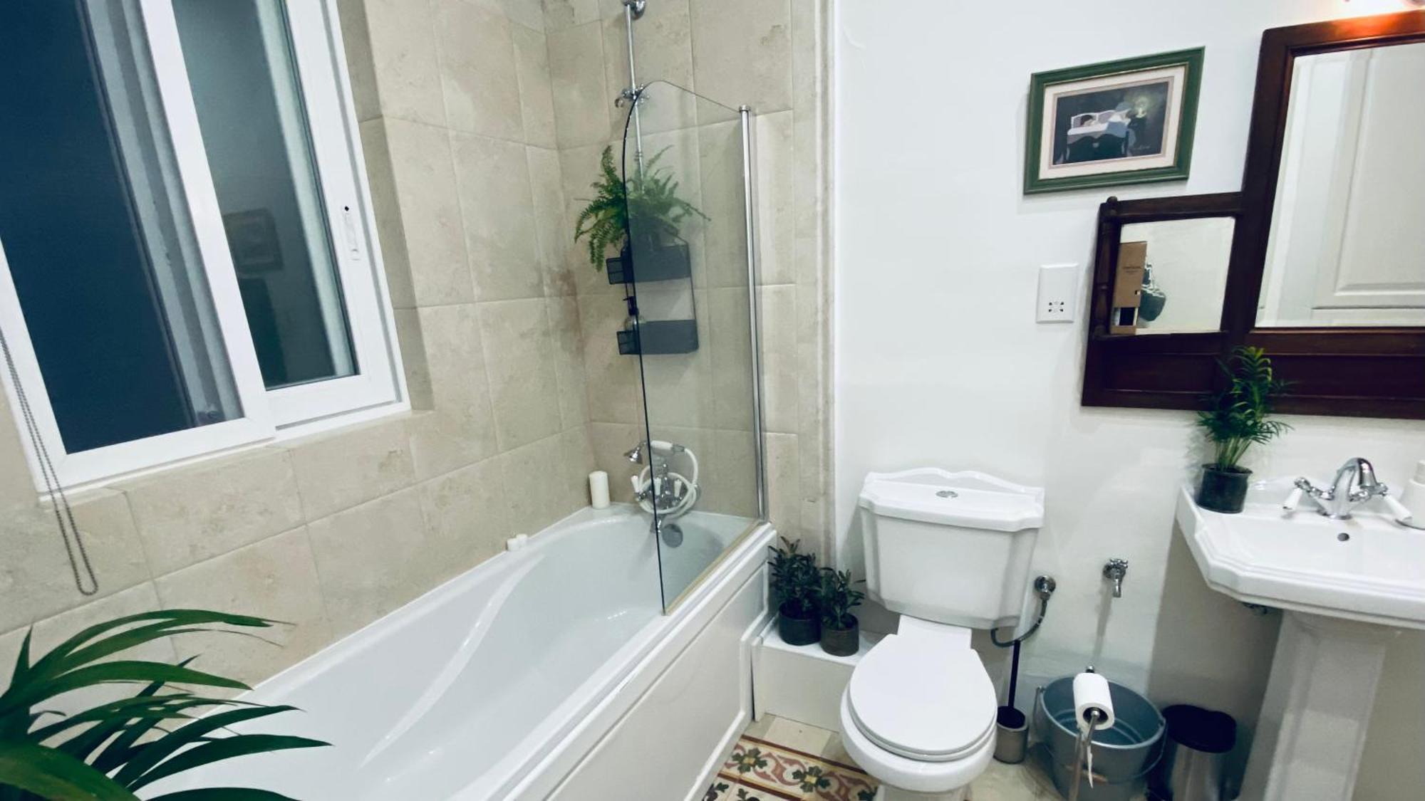 Free Breakfast, Pool, Spacious Aircon Hideaway Apartment Mosta Luaran gambar