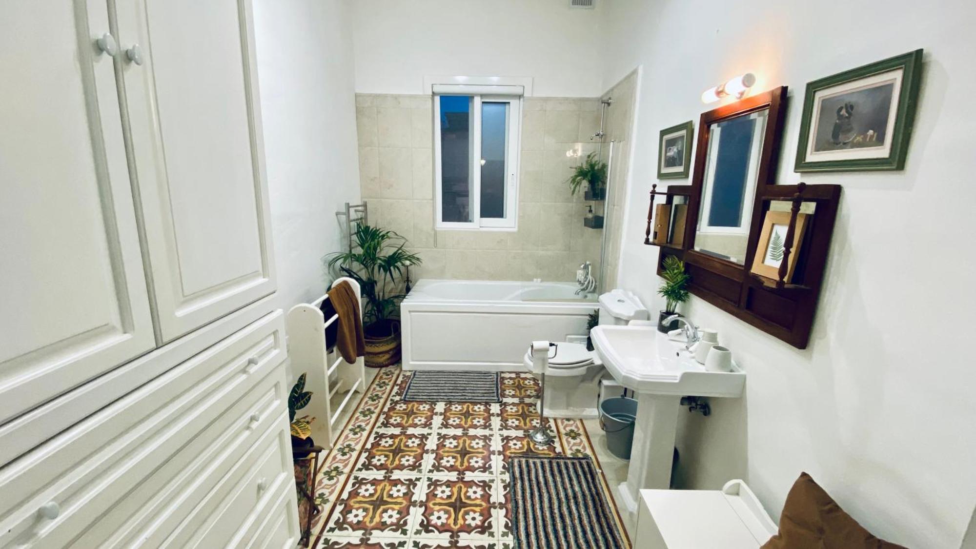 Free Breakfast, Pool, Spacious Aircon Hideaway Apartment Mosta Luaran gambar